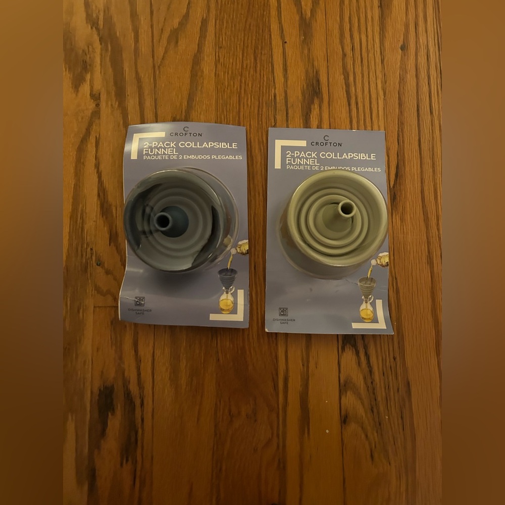 Lot: 2 Packs of 2 Packs (4 Total) Of Crofton Collapsible Funnels 1 Blue 1 Green